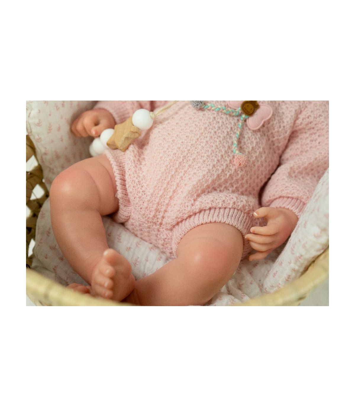 REBORN ARIAS AINA 40CM CON CAPAZAO MIMBRE 98230