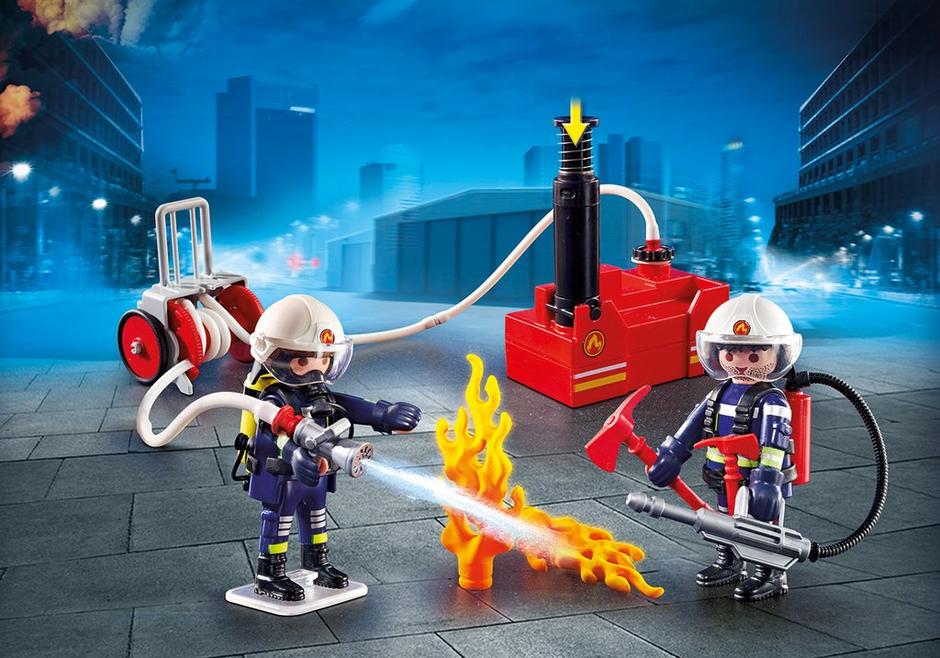 BOMBEROS CON BOMBA DE AGUA 9468